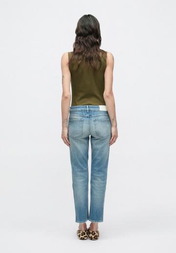 Прямые джинсы