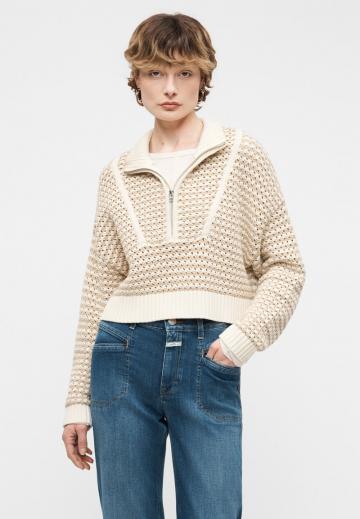 Короткие джинсы