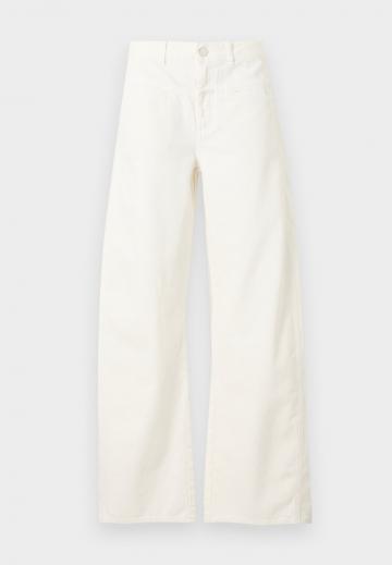 Джинсы бойфренда