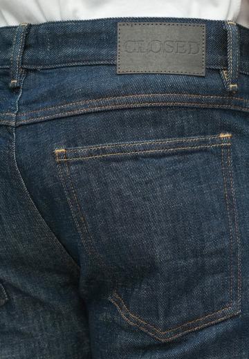 Узкие джинсы