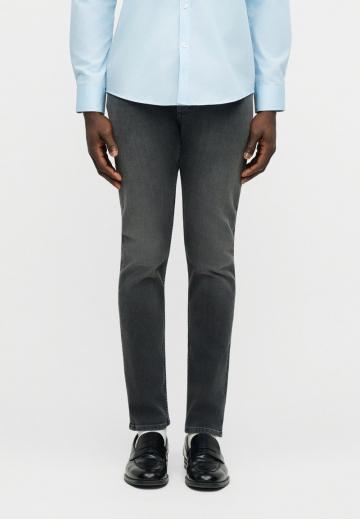 Узкие джинсы