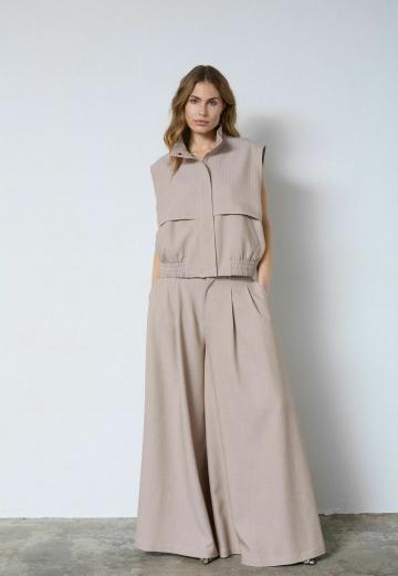 Джинсовая жилетка