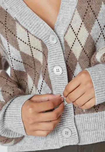 Жаккардовая вязаная кофта