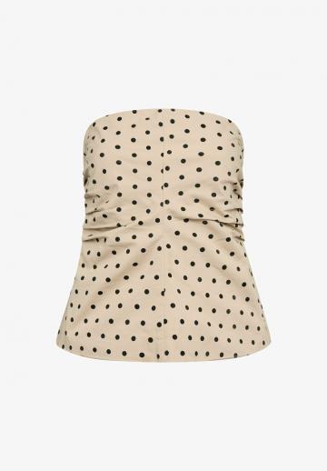 Топ без бретелек