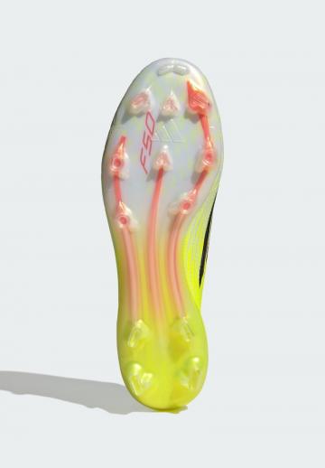 Футбольные бутсы