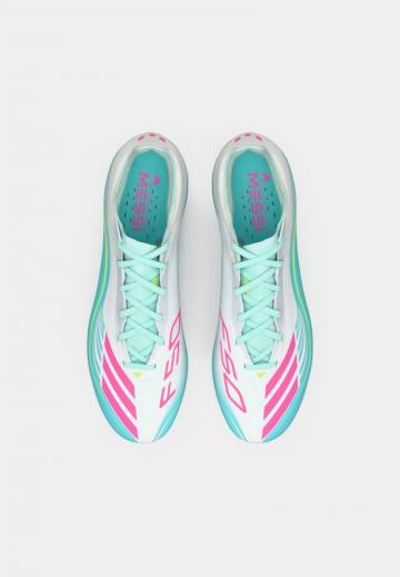 Футбольные бутсы