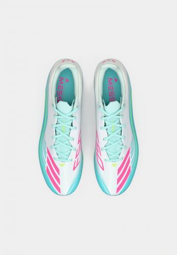 Футбольные бутсы