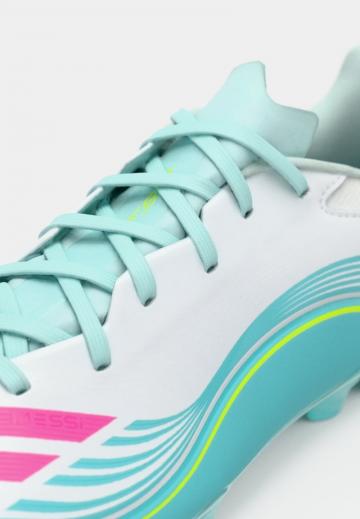 Футбольные бутсы