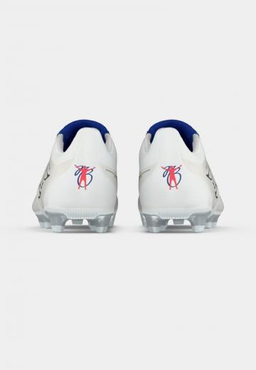 Футбольные бутсы