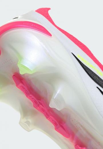 Футбольные бутсы