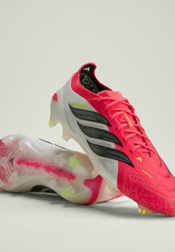 Футбольные бутсы