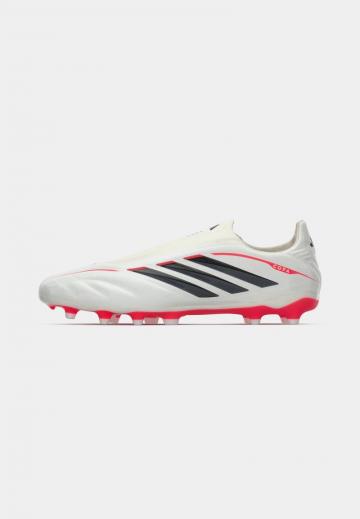 Футбольные бутсы