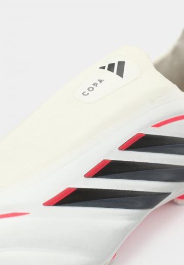 Футбольные бутсы