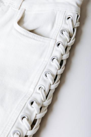 Прямые джинсы