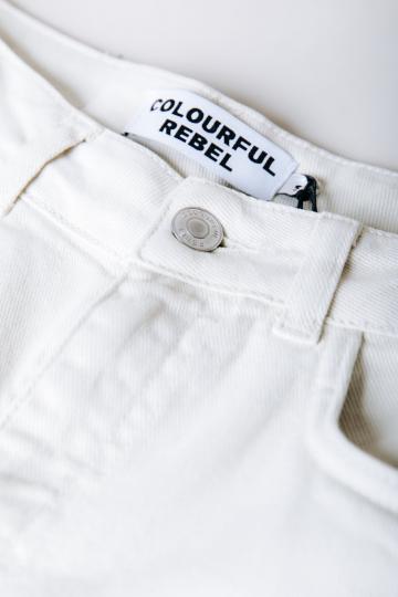 Прямые джинсы