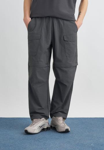 Брюки с накладными карманами