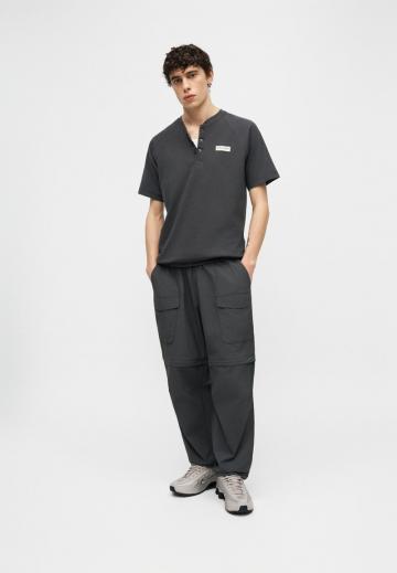 Брюки с накладными карманами