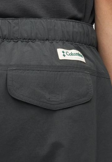 Брюки с накладными карманами