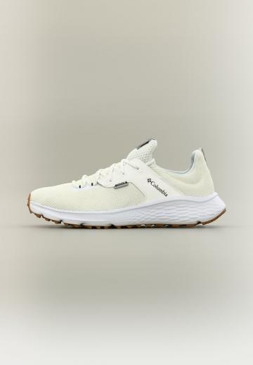 Походные кроссовки