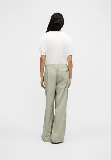 Брюки с накладными карманами