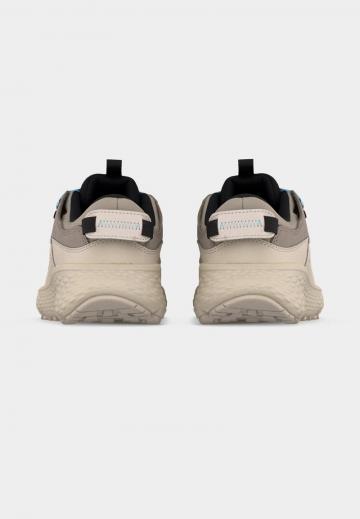 Походные ботинки