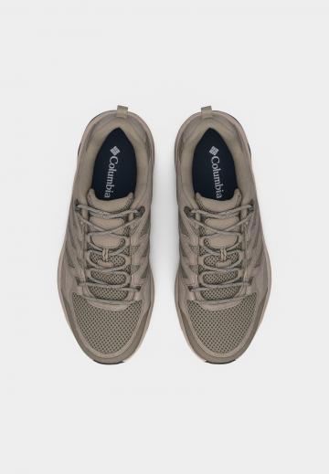 Походные кроссовки