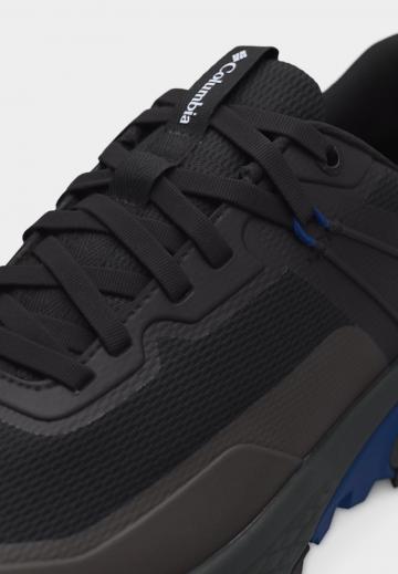 Походные кроссовки