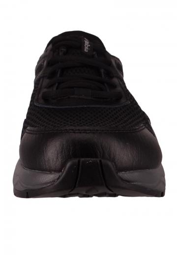 Походные кроссовки