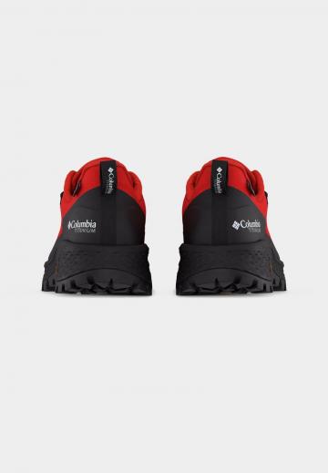 Походные кроссовки