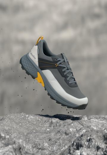 Походные кроссовки