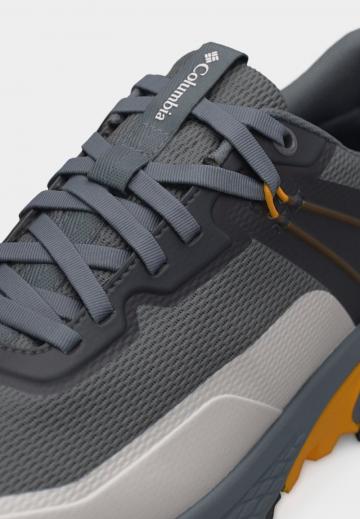 Походные кроссовки