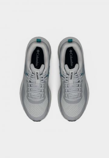 Походные кроссовки