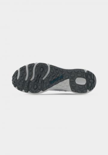 Походные кроссовки