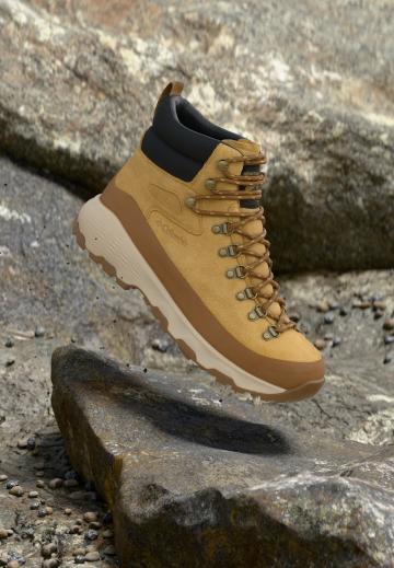 Походные ботинки