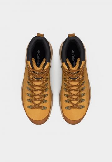 Походные ботинки