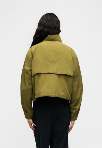 Куртка с накладнымит карманами