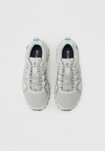 Походные ботинки