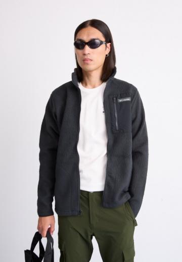 Брюки с накладными карманами