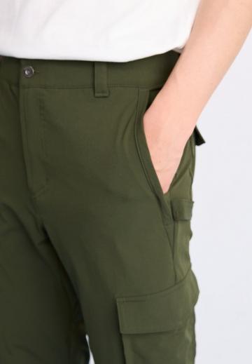 Брюки с накладными карманами