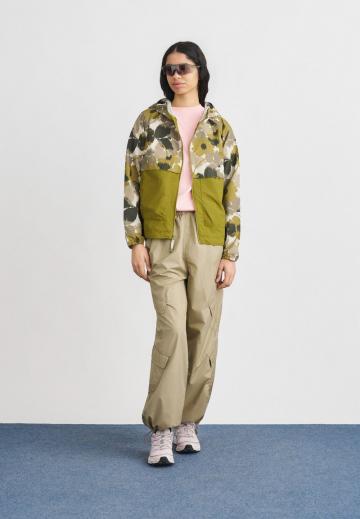 Спортивная куртка