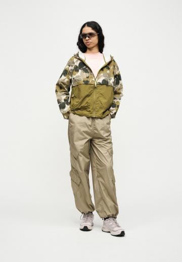 Спортивная куртка