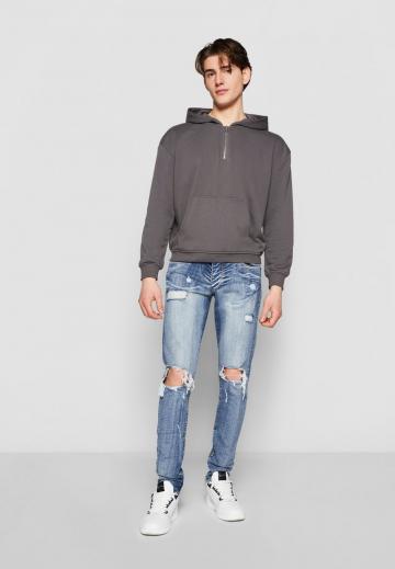 Узкие джинсы