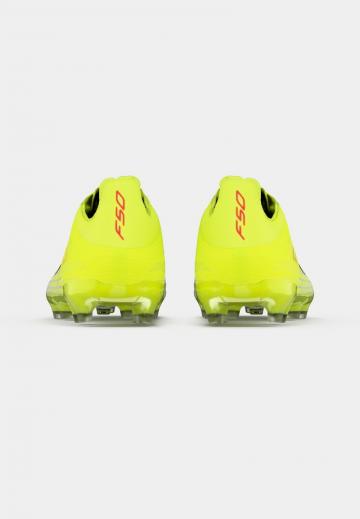 Футбольные бутсы