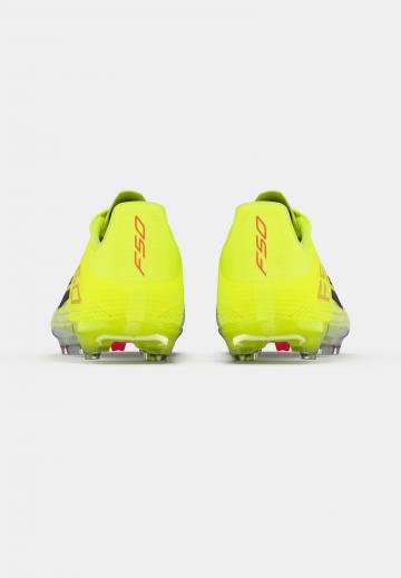 Футбольные бутсы