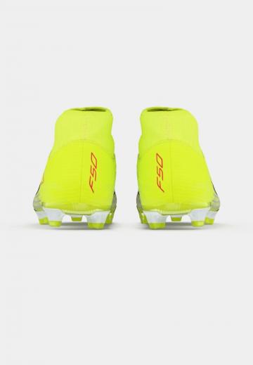 Футбольные бутсы