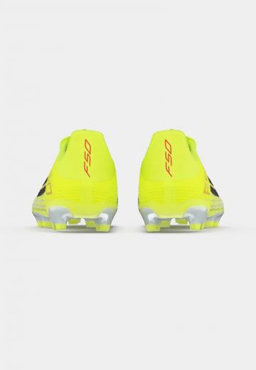 Футбольные бутсы