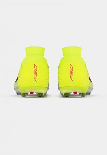 Футбольные бутсы