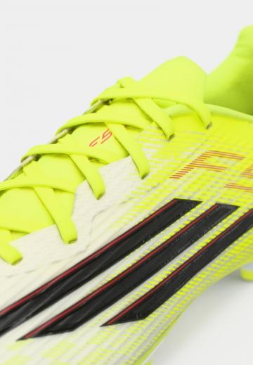 Футбольные бутсы