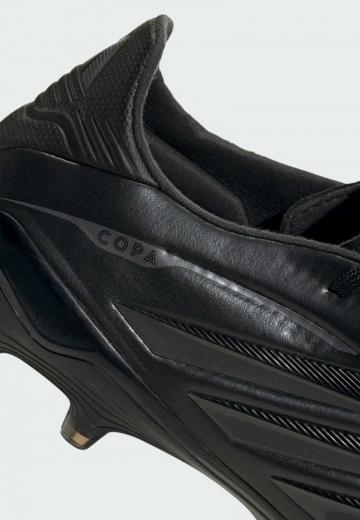 Футбольные бутсы