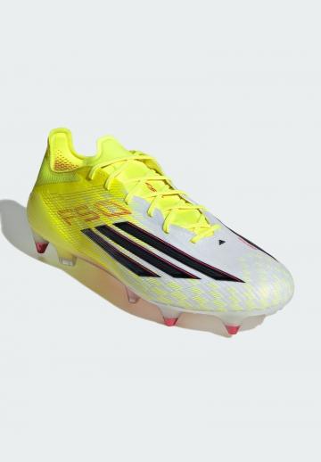 Футбольные бутсы